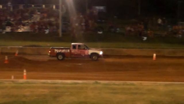 Lebanon County Fair Tough Trucks Montage смотреть онлайн
