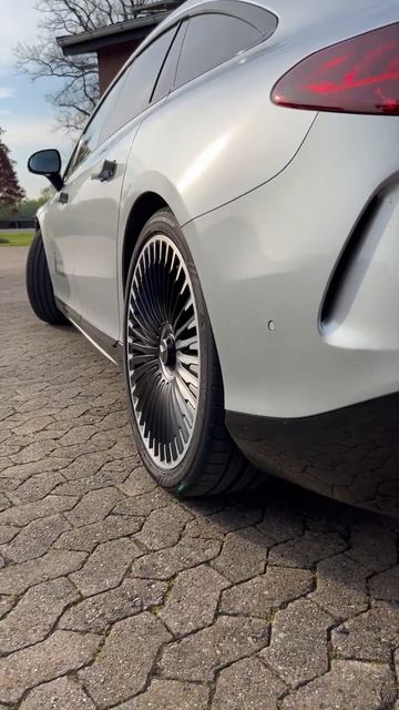 EQS 53 AMG rear axle steering 😎 #shorts смотреть онлайн