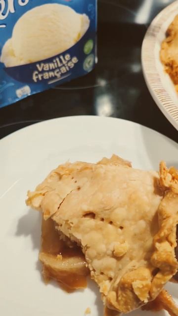 Apple Pie and Ice Cream #dessert #icecream #apple #youtubeshorts #shorts #fyp #shortvideo #youtube смотреть онлайн