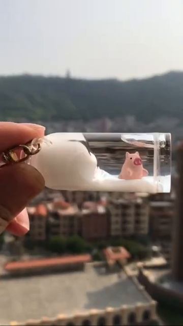 milk pig key chain смотреть онлайн