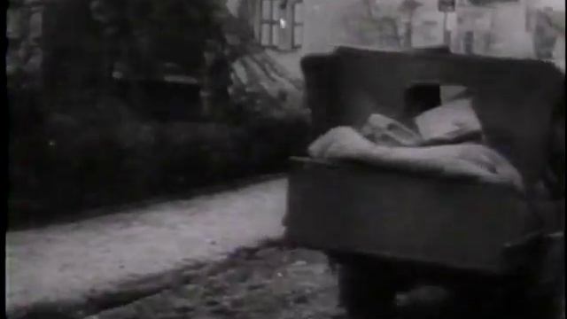 SHERMAN TANKS MOUNT ROCKETS [ETC.] смотреть онлайн