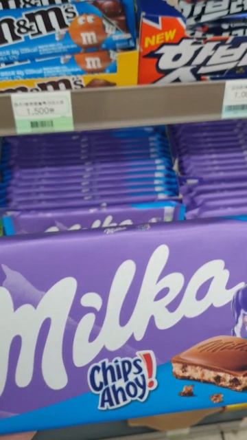 #asmr Milka Chocolate 🍫 COW 🐄 MILK #new #chocolate #new #satisfying #shorts смотреть онлайн
