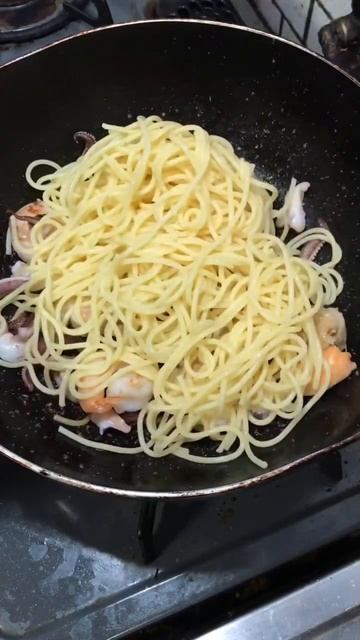 Seafood Tomato Sauce Pasta #shorts смотреть онлайн