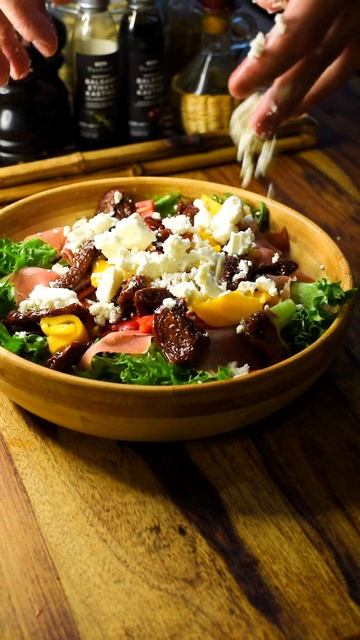 Feta Prosciutto Salad #prosciutto #fetasalad #recipeshorts #saladrecipe смотреть онлайн