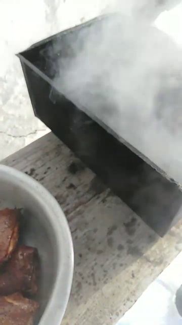 Копченые окорочка собственного приготовления😊 #shorts #окорочка #коптим #петровскийрайон #деревня смотреть онлайн