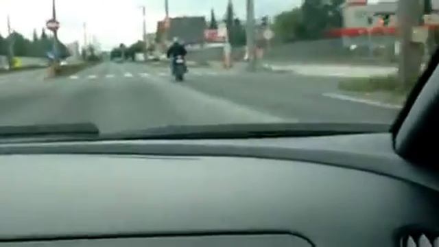 Lamborghini VS Kawasaki Z 750 Video HD смотреть онлайн