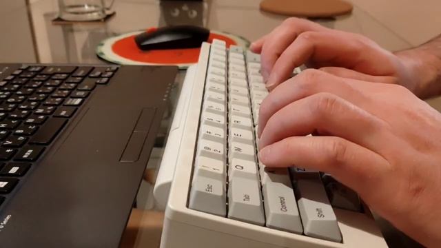 Happy Hacking Keyboard Professional BT смотреть онлайн