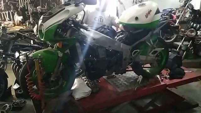 Kawasaki ZXR750 and ZX-7R 91/92 (3) смотреть онлайн