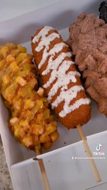 Oreo, Churro and Hot Cheeto Korean Hotdogs at Arirang!! North York, Toronto смотреть онлайн