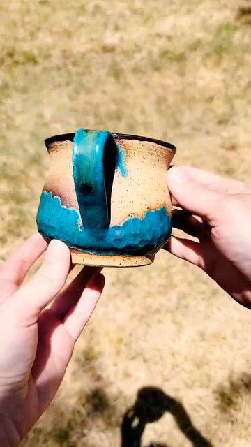 Teal crater carved wheel thrown speckled ceramic coffee mug. #pottery #ceramics #artshorts смотреть онлайн