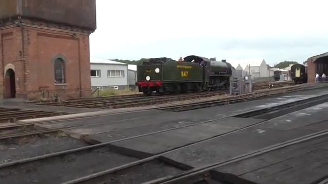 Bluebell Railway 847 runs round Sheffield Park 28th June 2015 смотреть онлайн