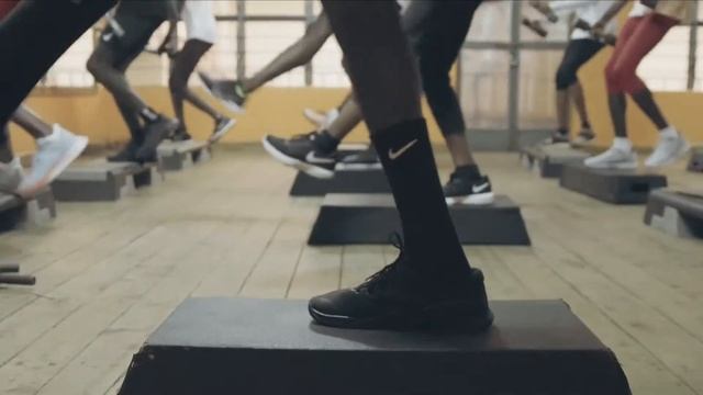 Coros Pace 2 com Eliud Kipchoge смотреть онлайн