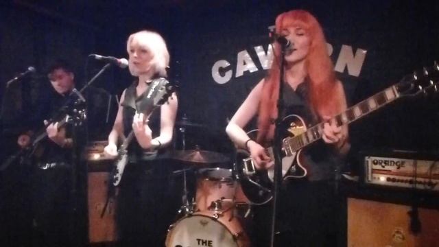 the monalisa twins at the cavern pub 2014.. смотреть онлайн