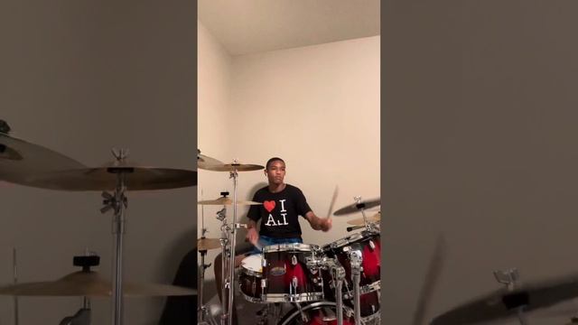 Freestyle on the drum kit JJthedrummer смотреть онлайн