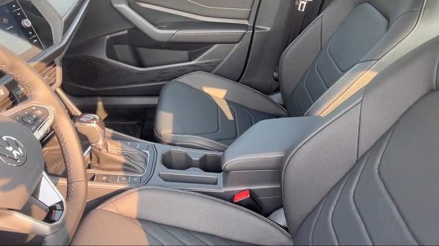 2022 Volkswagen Jetta SEL Auto Frederick смотреть онлайн
