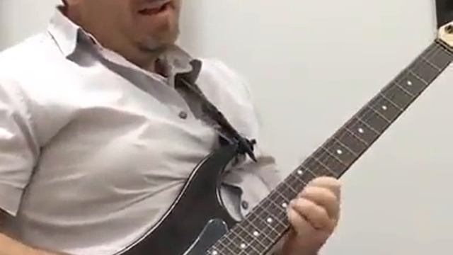 Pedro Duarte Guitar improvisation using Vigier w/ EMG pickups смотреть онлайн