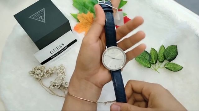 Guess White Dial Blue Leather смотреть онлайн