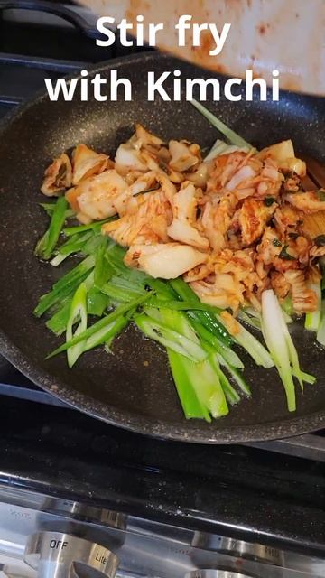 Vegetarian Kimchi Japchae- Korean Glass Noodle Stir-fry смотреть онлайн