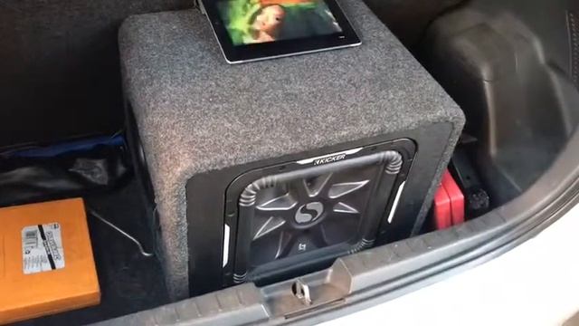 Kicker L7 12" 1500watts 750rms vs S Zx 1500.1 @lee audio1 смотреть онлайн