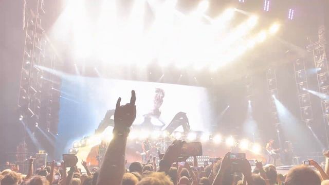 Scorpions - Gas in the Tank, Live @ O2 Arena, Prague 2022 смотреть онлайн