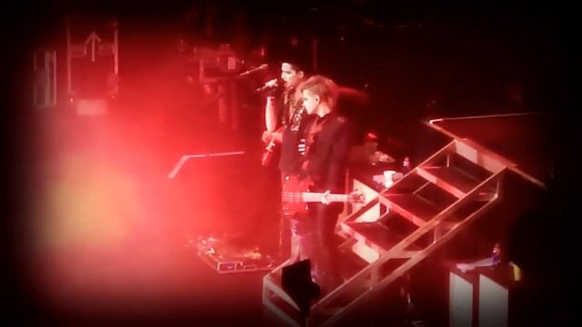 Adam Lambert & Tommy Joe - "Fever" Kiss смотреть онлайн