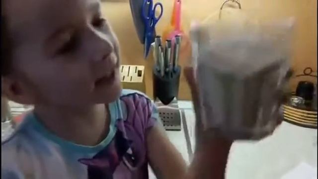 Как грунтовать холст и приобщить ребенка к истинному творчеству? Рецепт от Алисы, 6 лет. смотреть онлайн