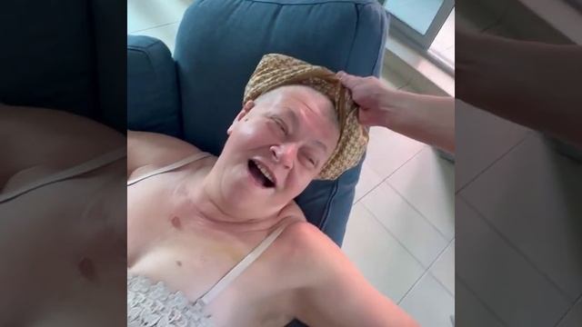 1000098319.mp4 смотреть онлайн