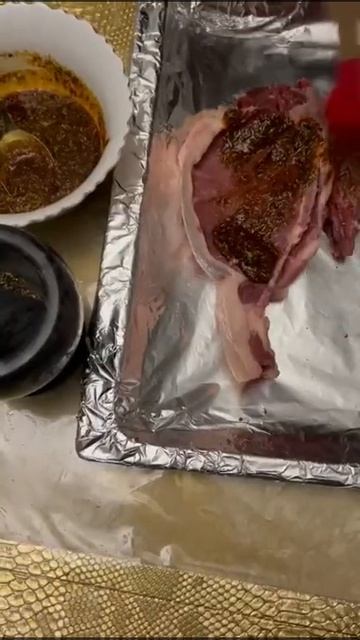 половину стейков сделала в духовке 🥩🥩🥩 смотреть онлайн