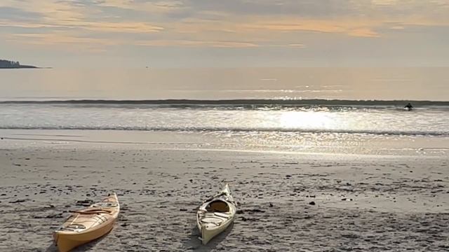 SURFING EVERYDAY UNTIL CHRISTMAS IN MAINE! CHRISTMAS EVE EVE SURF! VLOGMAS DAY 23! смотреть онлайн