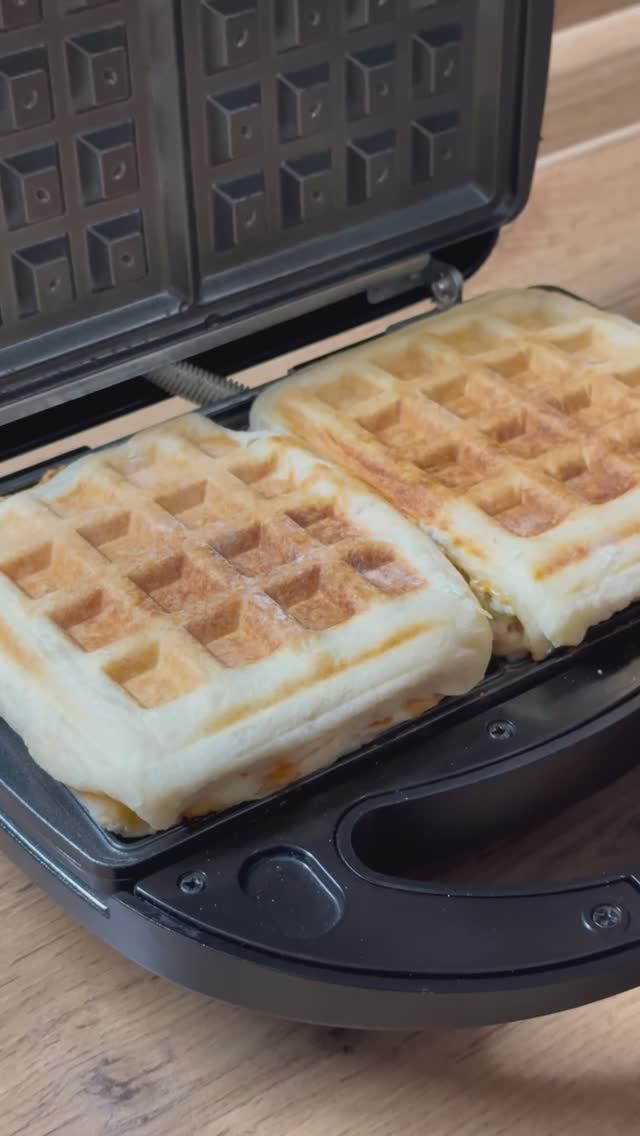 Вафли из слоеного теста 🍅🧀