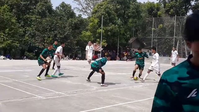 futsal turnament.!!aksi pemain futsal remaja dengan skills hebat смотреть онлайн