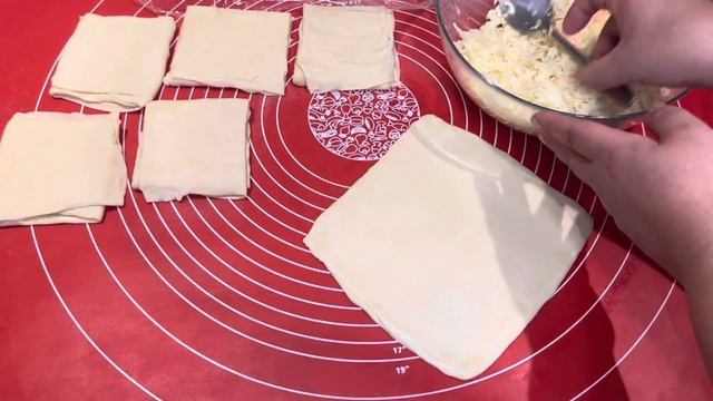 МИНИ СЛОЕНОЕ ХАЧАПУРИ #хачапурирецепт#соленоехачапури#грузинская#выпечка смотреть онлайн