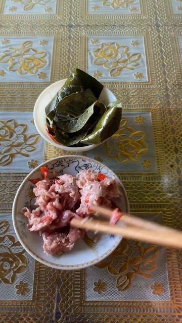 Grilled meat in banana leaves #food #cooking смотреть онлайн