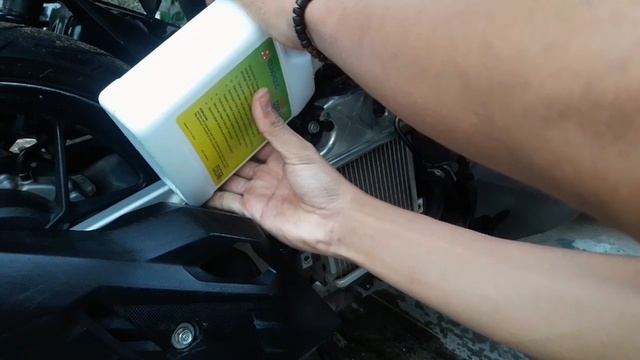 Cara mengganti air radiator vario 125/150 led смотреть онлайн