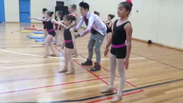 #radartechnique PIROUETTE GAME for little ones, Rebecca Davies Dance Technique Conditioning Co смотреть онлайн