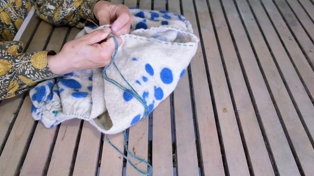 Сумка-подушка дорожная валяная из мериносовой шерсти.Сваляй и путешествуй с комфортом. смотреть онлайн