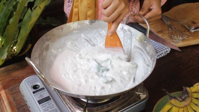 Balinese Banana Steamed Cake -Jaje Klaudan Biu /Jaje Sumping Biu смотреть онлайн