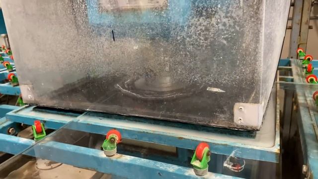 How Custom Aquariums Are Made | Full Factory Tour (Plus New Tank!) смотреть онлайн