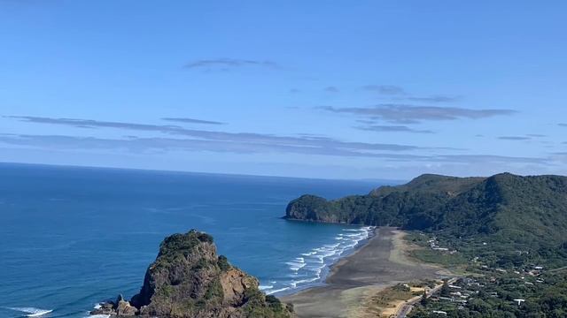 Bermuda Triangle смотреть онлайн