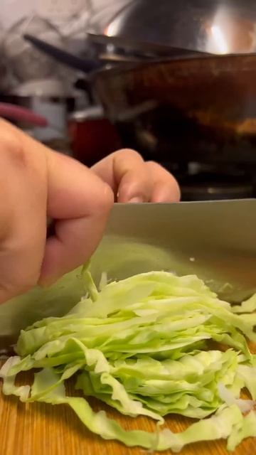 Cutting cabbage #cooking #vegetables #cuttingskills #shorts #shortsvideo t смотреть онлайн