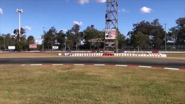 Mike Jones & Wayne Maxwell getting acquainted at the Ipswich Kart Track смотреть онлайн