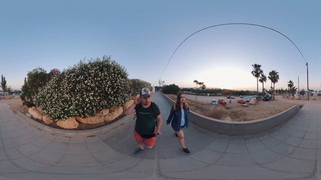 【4K 360°】Кіпр, Паралімні. Прогулянка до пляжу Fireman, бар Grand Slam Inn. Травень 2021 смотреть онлайн