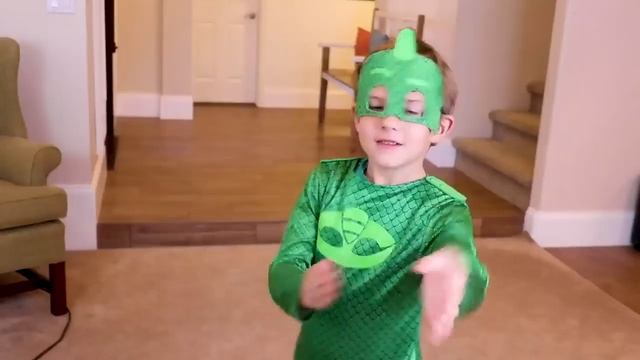 PJ Masks in Real Life 🌟 Hero Adventures 🌟 Newton's Asteroids | PJ Masks Official смотреть онлайн