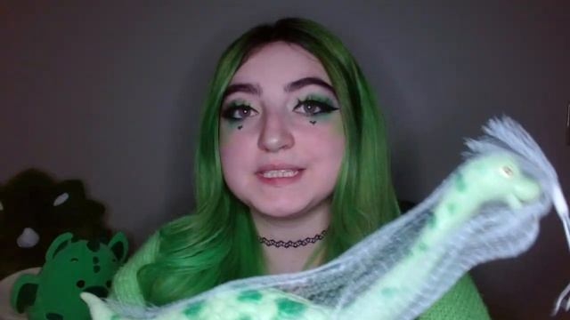 50 Green ASMR Triggers смотреть онлайн