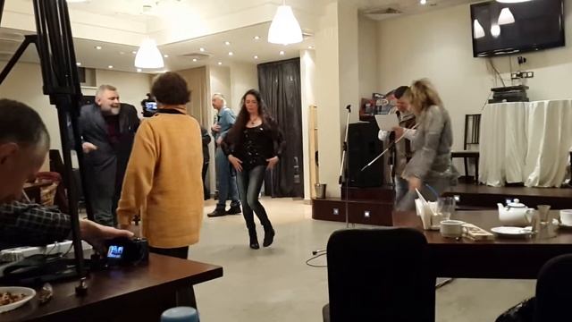 Зажигает Салон всех муз Анны Коротковой смотреть онлайн