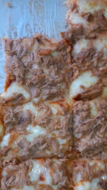 Пицца с тунцом 🍕#вкусно #еда #здоровье #cooking #обед #весна #viral смотреть онлайн