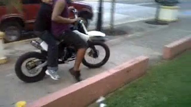 Mi electriko en la moto...NO FE@R... смотреть онлайн
