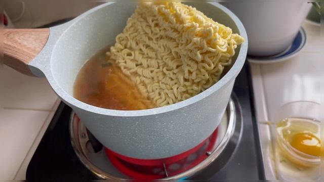 Ottogi // Jin Ramen Mild // Korean Ramen