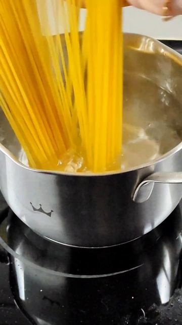 Сливочная паста с шампиньонами #рецепты смотреть онлайн