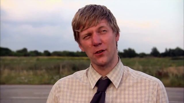 Colin Furze and Tom Scott's Mini Monster Truck смотреть онлайн